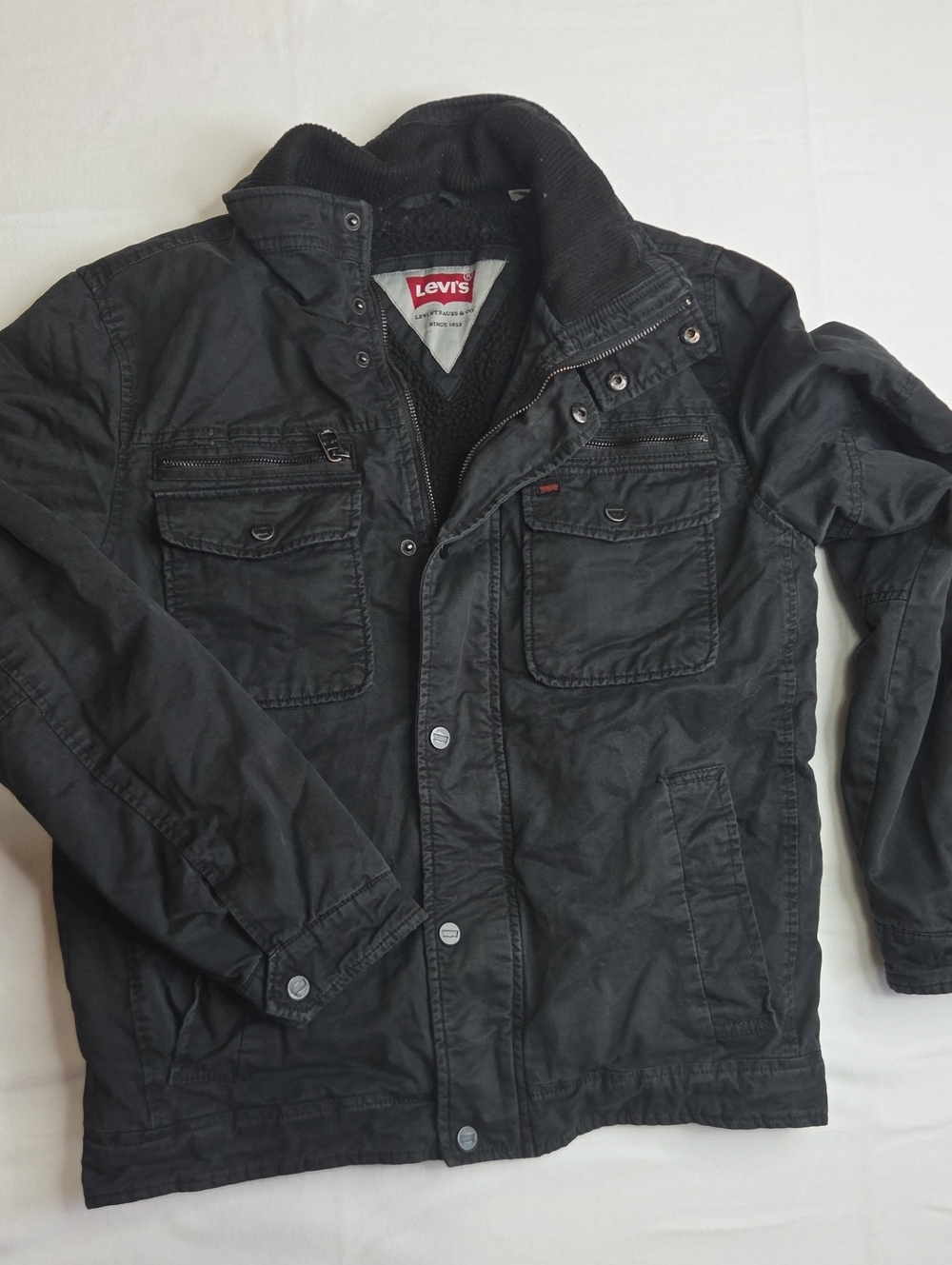 Levi's Black Field Jacket with Multiple Pockets